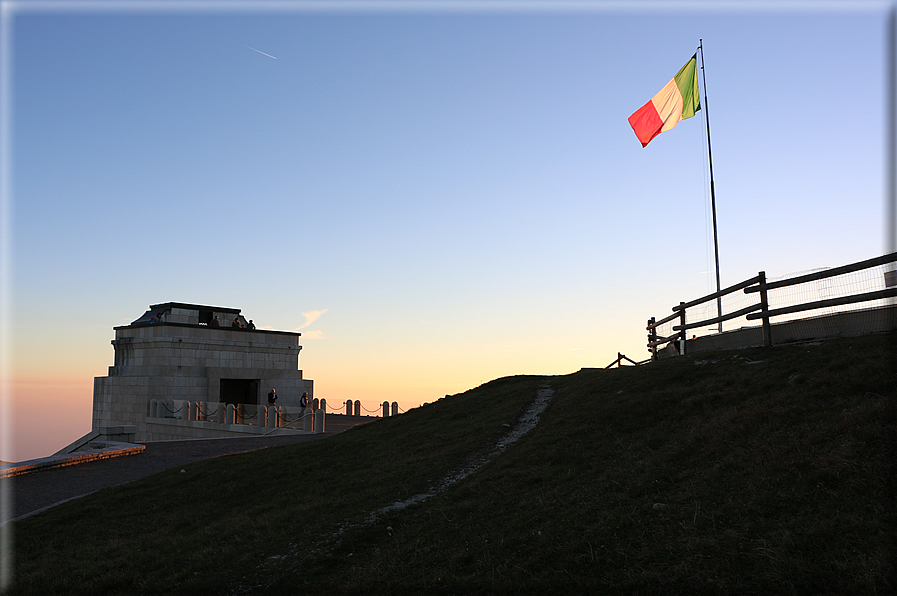 foto Tramonto da Cima Grappa